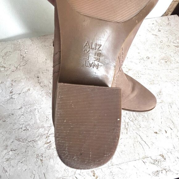 Naturalizer Zarie Ankle Booties 8 M Beige Taupe Leather Shoes Stacked Heel Nice! - Picture 11 of 12
